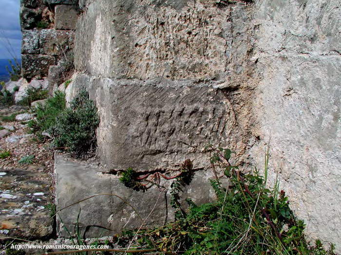 INTERIOR DEL ANGULO NOROESTE DEL TEMPLO PRERROMANICO. SILLARES ALMOHADILLADOS